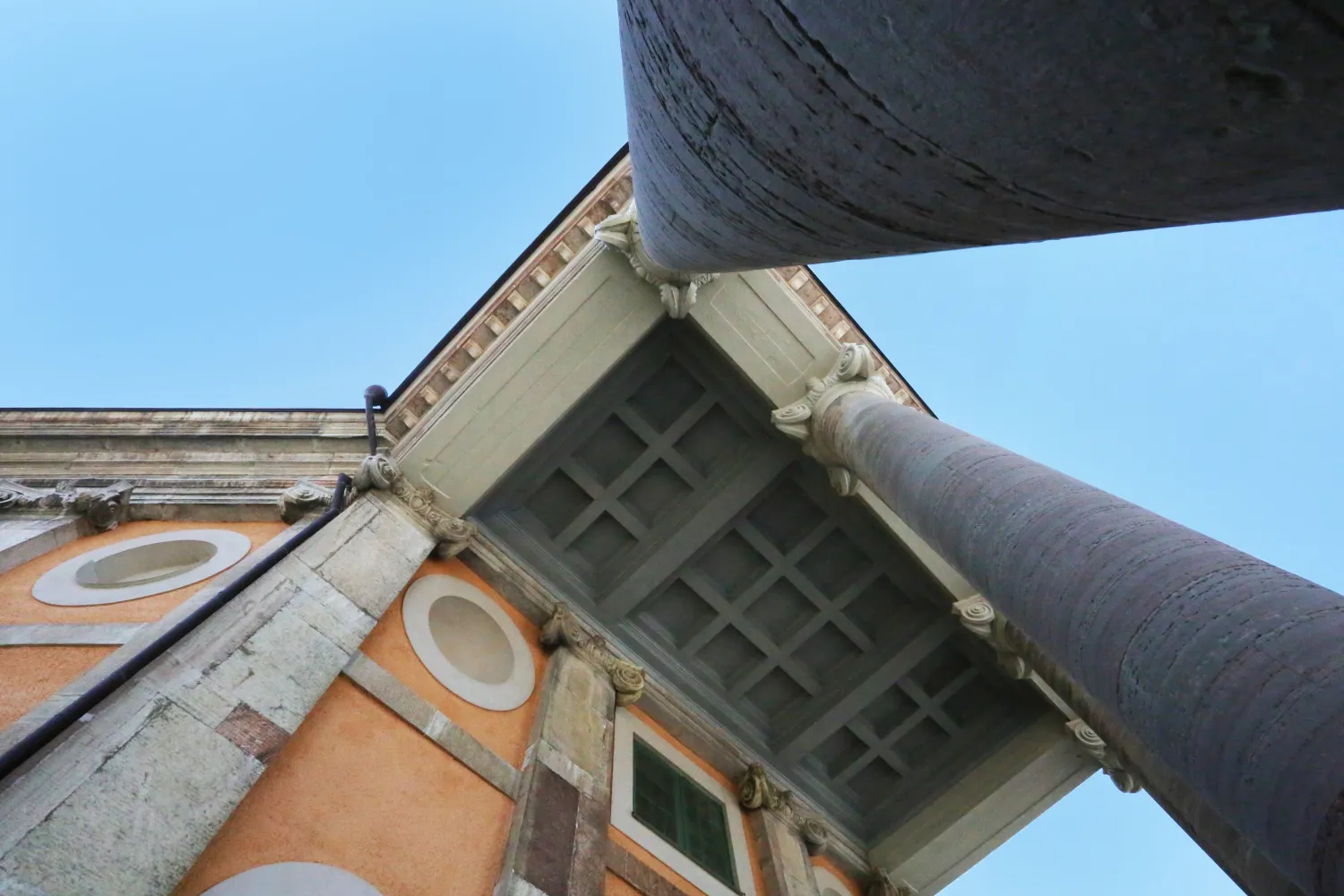 Tyska kyrkans kolumner