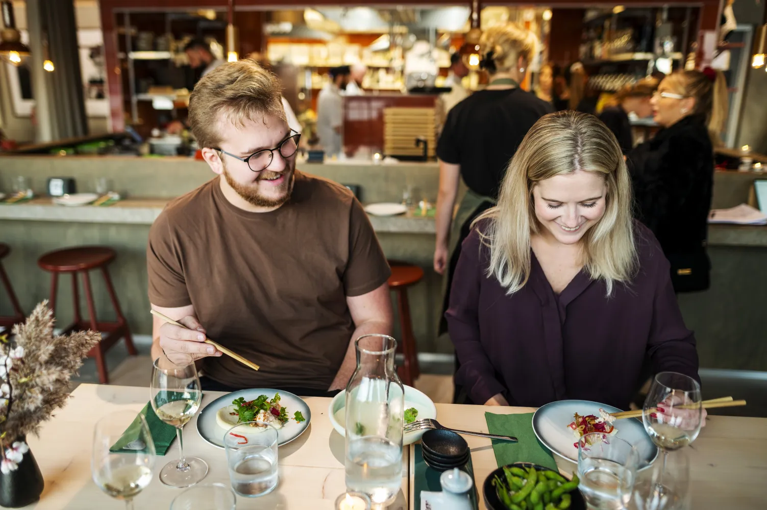 Par på restaurang