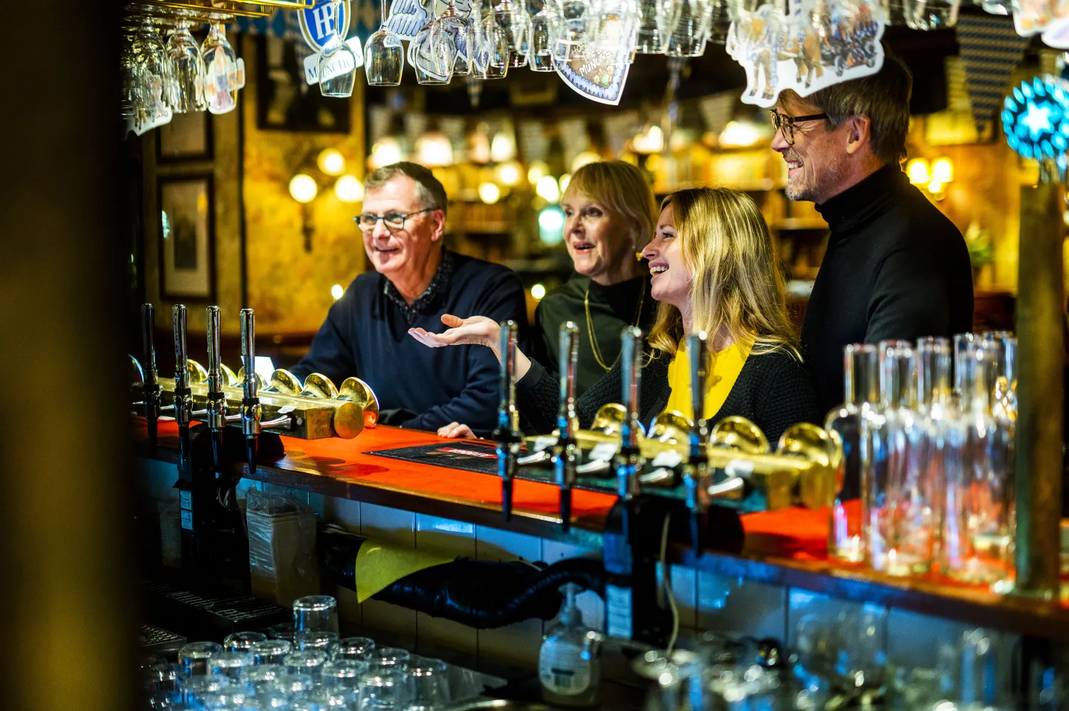 Människor på restaurang